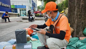 Thực tế, người tiêu dùng có thể mua nhiều đơn hàng từ nước ngoài chỉ với giá vài chục nghìn đồng