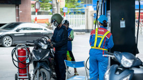 Giá xăng, dầu đồng loạt giảm 