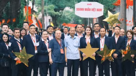 Khối Doanh nhân Việt Nam hợp luyện diễu binh, diễu hành A80 lần thứ hai