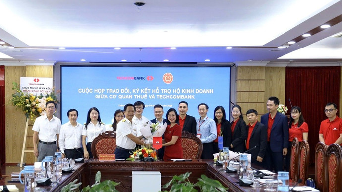 Thuế TP.HCM và Techcombank ký thỏa thuận hỗ trợ hộ kinh doanh thích ứng chính sách thuế mới 2026