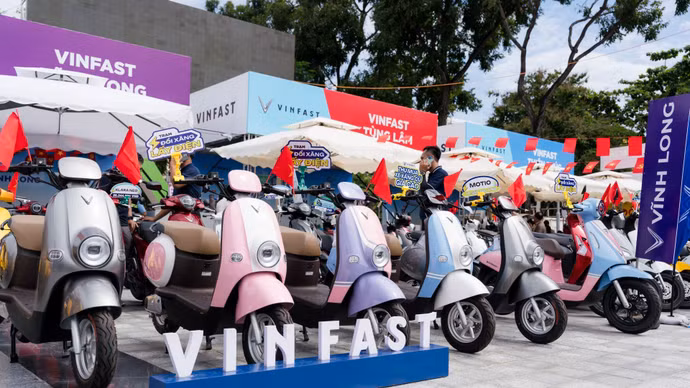 Gần 8 năm, 1 triệu xe xuất xưởng: VinFast đã đưa xe máy điện từ lựa chọn mới trở thành xu hướng
