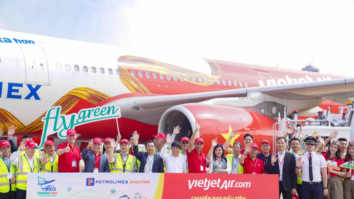 Chuyến bay đầu tiên dùng nhiên liệu SAF tại Việt Nam do Vietjet khai thác cất cánh sáng nay từ sân bay Tân Sơn Nhất, TP.HCM