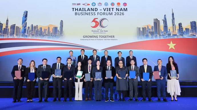 Đại diện Vinpearl và các đối tác du lịch hàng đầu Thái Lan ký kết biên bản ghi nhớ hợp tác chiến lược, dưới sự chứng kiến của Tổng Bí thư, Chủ tịch nước Tô Lâm và Thủ tướng Thái Lan Anutin Charnvirakul