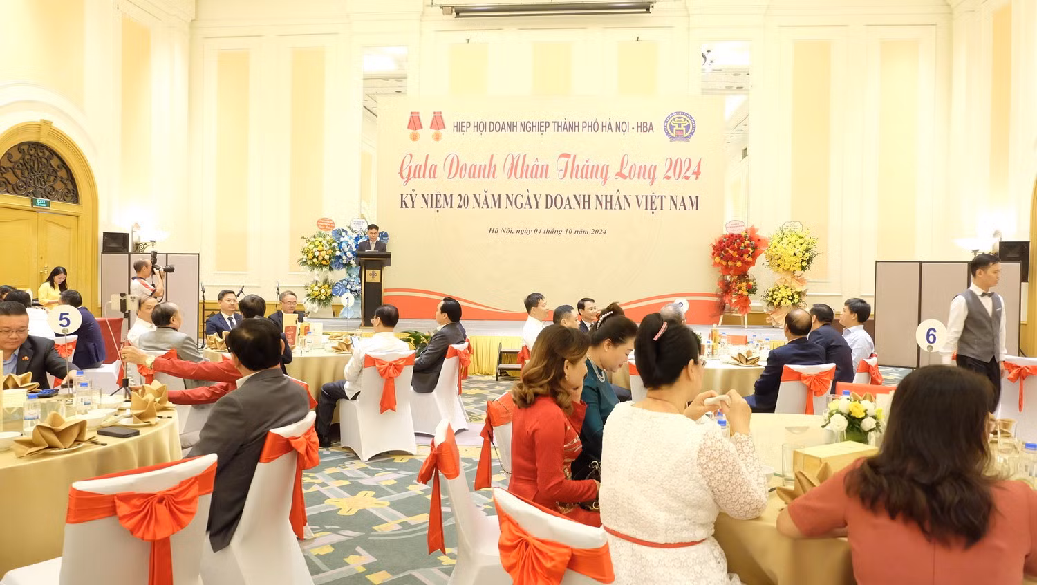 anh-bia-8553.jpg
