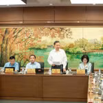 Quang cảnh phiên họp Tổ 1 sáng 26/10