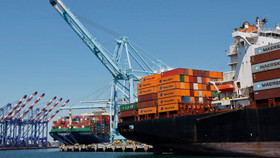 Phán quyết đã có, nhưng thuế vẫn thu: Nghịch lý mới của thương mại Mỹ 