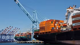 Phán quyết đã có, nhưng thuế vẫn thu: Nghịch lý mới của thương mại Mỹ 