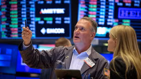 S&P 500 và Nasdaq tăng nhẹ, tâm điểm chú ý đổ dồn vào các chỉ số kinh tế mới