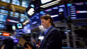 Chứng khoán Mỹ lập nhiều kỷ lục mới ngay khi Mỹ ra quyết định hoãn thuế 90 ngày