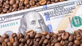 Giá cà phê chạm mức cao nhất trong gần 50 năm