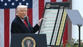 Phán quyết thương mại bị đình chỉ, chính quyền Trump có thêm thời gian phản công
