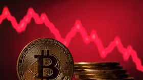 Bitcoin trượt khỏi mốc 65.000 USD, áp lực bán từ “cá voi” gia tăng