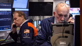 Phố Wall giảm điểm do lo ngại kinh tế và cổ phiếu công nghệ suy yếu