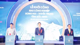 Lễ khởi công Khu công nghiệp Song Mai - Nghĩa Trung (Ảnh: Nguyễn Thắng - Báo Tiền Phong)