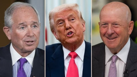 CEO Blackstone Stephen Schwarzman, Tổng thống Mỹ Donald Trump và CEO Goldman Sachs David Solomon (từ trái sang)