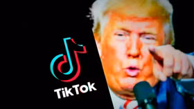 Tổng thống Mỹ Donald Trump gợi ý Elon Musk hoặc Larry Ellison mua lại TikTok