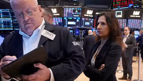 Dow Jones lập kỷ lục mới, Phố Wall "ăn mừng" sau bài phát biểu của Fed 