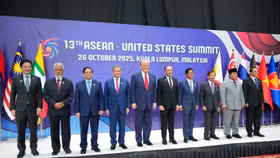Các nhà lãnh đạo tham dự Hội nghị Cấp cao ASEAN - Mỹ lần thứ 13 tại Kuala Lumpur, Malaysia ngày 26/10/2025 