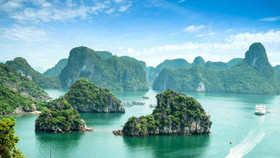 Mỹ mất vị thế, thất thu gần 30 tỷ USD, du khách đổ về đâu?