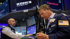 Chứng khoán Mỹ tăng điểm, giá dầu giảm nhẹ