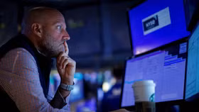 Chứng khoán Mỹ giao dịch “giằng co” sau quyết định của Fed