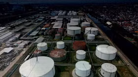 Thế mắc kẹt của ngành sản xuất Indonesia