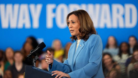 Ứng viên Tổng thống Mỹ Kamala Harris phát biểu trong sự kiện chiều 16/8 tại tiểu bang Bắc Carolina (Mỹ)