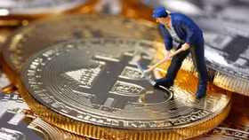 Bitcoin "bất lực" trước ngưỡng 94.000 USD, đồng TRUMP bật tăng hơn 30%