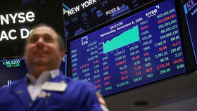 S&P 500 lập đỉnh mới nhờ dữ liệu GDP khả quan của Mỹ