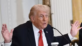 Tái nhiệm chưa tròn năm, ông Trump đối mặt “núi nợ” kỷ lục của nước Mỹ