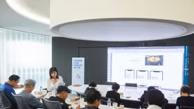 Đón đầu xu hướng kinh tế bạc, Hàn Quốc triển khai học viện công nghệ dành cho người cao tuổi