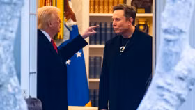 Căng thẳng Trump - Musk: “Tình” hết, ưu đãi cũng “tan”