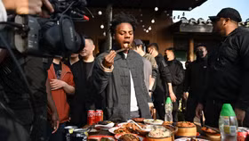 Một trong những triệu phú trẻ được “sản sinh” từ Internet, streamer 20 tuổi IShowSpeed, đã có chuyến du lịch kéo dài hai tuần tại Trung Quốc để giao lưu với người hâm mộ