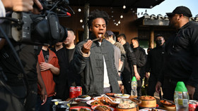 Một trong những triệu phú trẻ được “sản sinh” từ Internet, streamer 20 tuổi IShowSpeed, đã có chuyến du lịch kéo dài hai tuần tại Trung Quốc để giao lưu với người hâm mộ