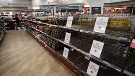 Người dân Canada tẩy chay hàng Mỹ, doanh nghiệp lĩnh đủ