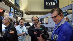 Phố Wall tăng mạnh nhờ cổ phiếu AI và hy vọng chấm dứt tình trạng chính phủ Mỹ đóng cửa 
