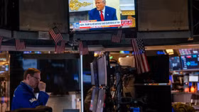 Chứng khoán Mỹ biến động như thế nào sau 100 ngày ông Trump nhận chức?