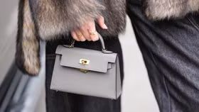 TikTok Shop lấn sân sang hàng hiệu secondhand