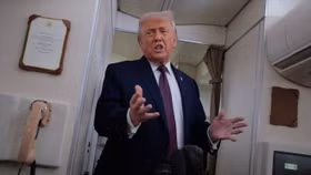 Ông Trump mất kiên nhẫn, dọa áp thuế 25% với ô tô, gỗ và dược phẩm Hàn Quốc