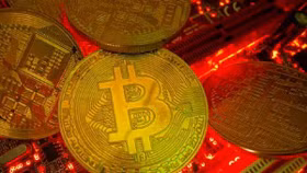 Thị trường tiền số “nín thở” trước “bão” thuế quan