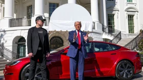 Nhiều chủ xe Mỹ quay lưng với Tesla kể từ khi Elon Musk “lấn sân” sang chính trị