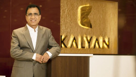 “Ông vua trang sức” Ấn Độ và đế chế kinh doanh tỷ đô