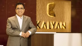 “Ông vua trang sức” Ấn Độ và đế chế kinh doanh tỷ đô