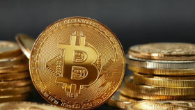 Chờ tin vui từ Mỹ, giá Bitcoin tiến sát đỉnh lịch sử