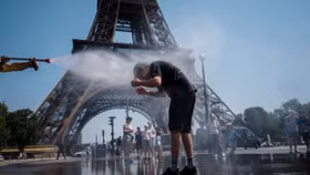 Nhu cầu mua điều hoà tại châu Âu tăng vọt vì nắng nóng lịch sử