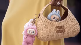 Chiến lược đầu tư mới của Gen Z: Biến Labubu và hàng hiệu vintage thành tài sản sinh lời