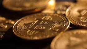 Bitcoin giữ ngưỡng 108.000 USD trước loạt quyết sách về thương mại và thuế quan 