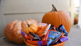 Halloween “đắng” khi giá ca cao leo thang