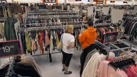 Thuế quan của Mỹ giúp các cửa hàng đồ cũ bội thu