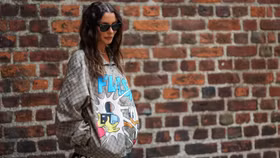 Cuộc chiến logo hàng hiệu quay trở lại thị trường thời trang quốc tế